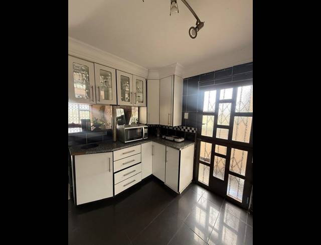 3 BEDROOM HOUSE FOR SALE IN UMLAZI P